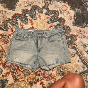 Gap Slim Short